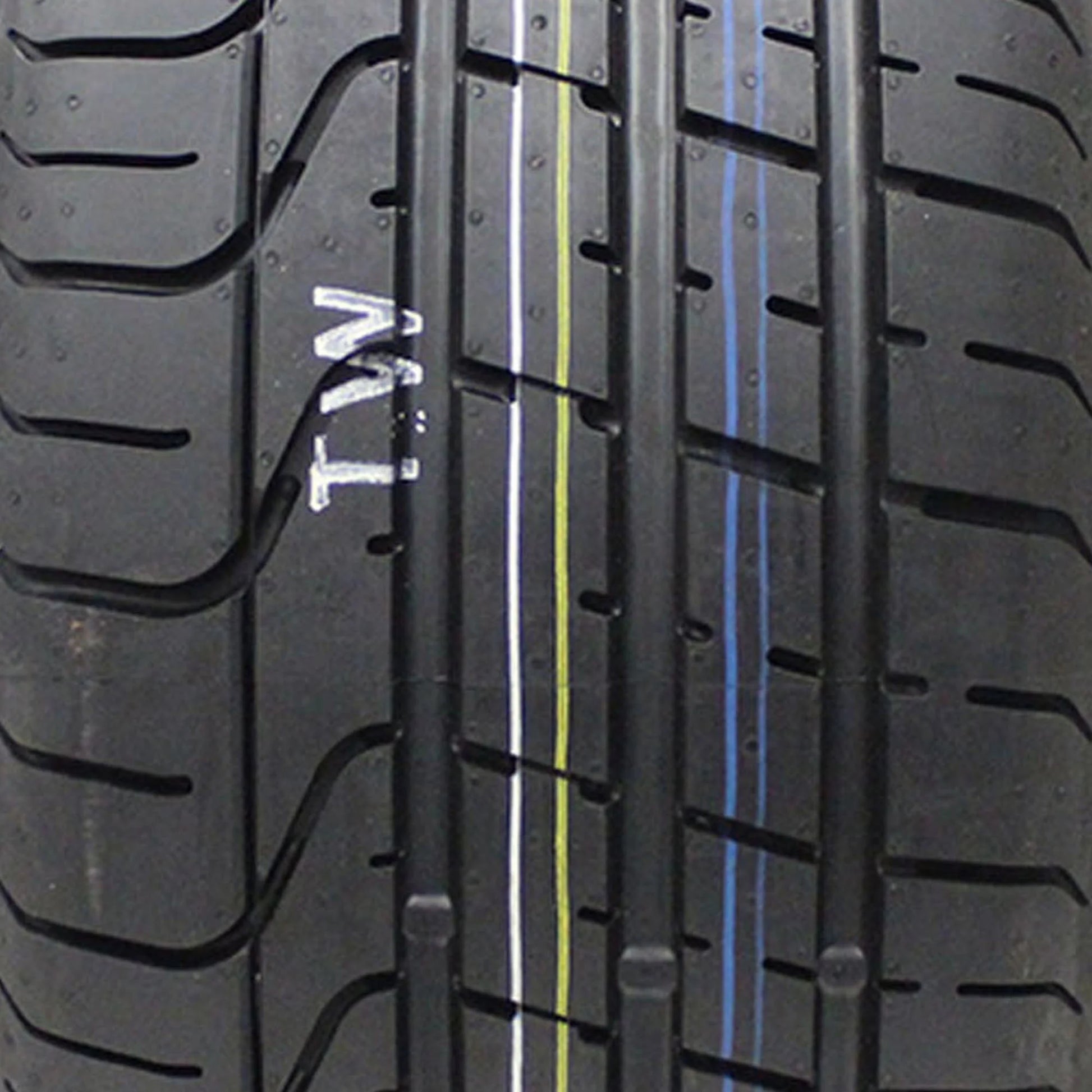 P Zero UHP Summer 255/30R20 92Y XL Passenger Tire
